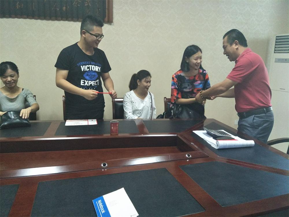 福建易順建筑工程有限公司2017年第一屆：“金秋助學(xué)，學(xué)子圓夢(mèng)，誠(chéng)信你我，感恩社會(huì)”