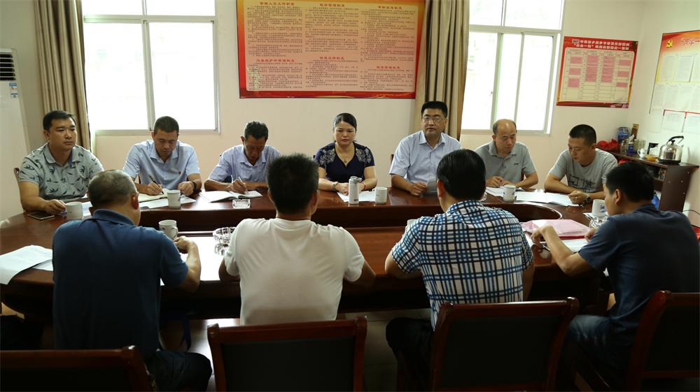 福建易順建筑工程有限公司“互動聯動、掛鉤幫扶”招沙甲村貧困戶捐贈儀式